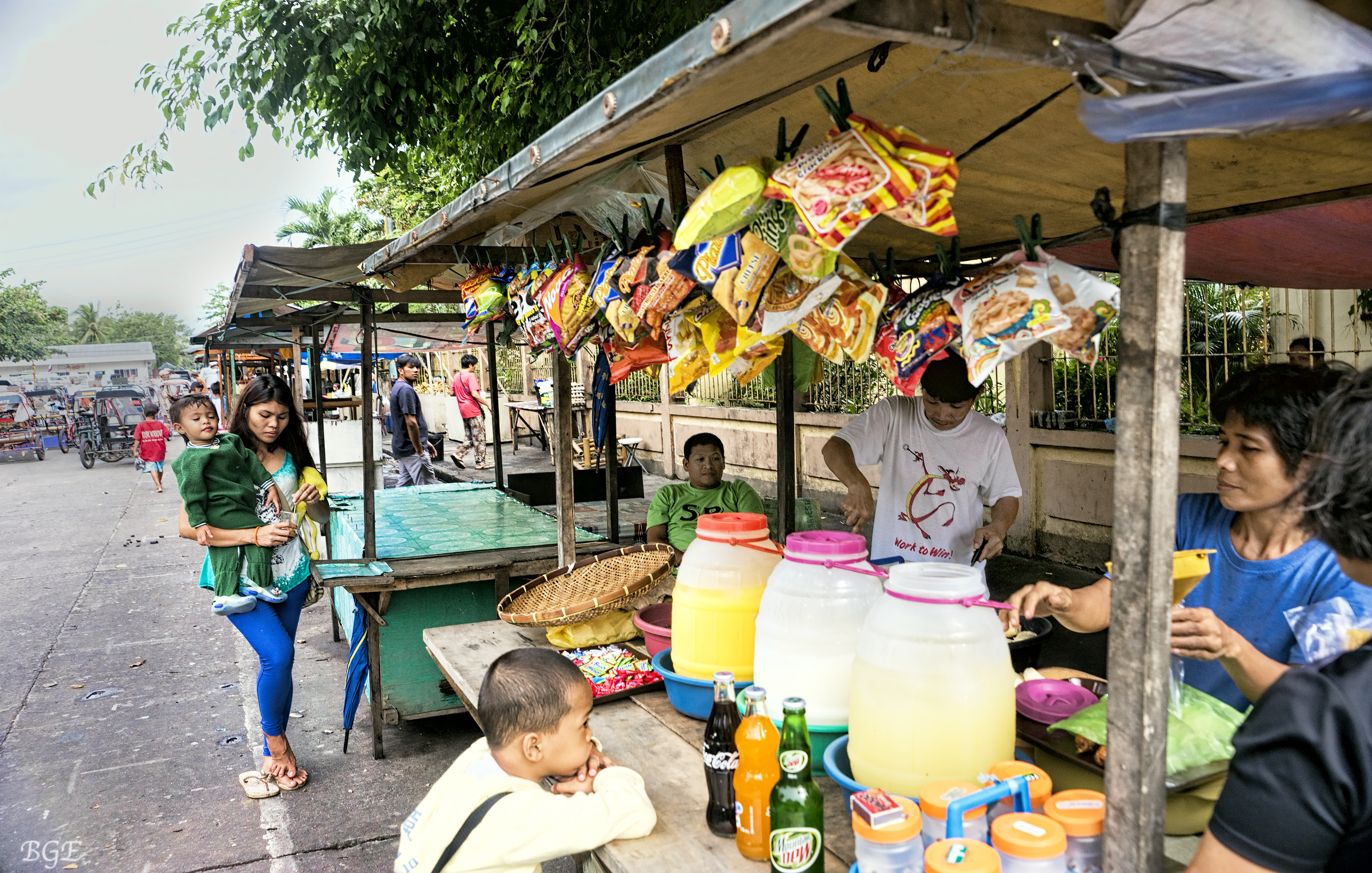 Street food in the Philippines, streetfood, kwek kwek, siomai